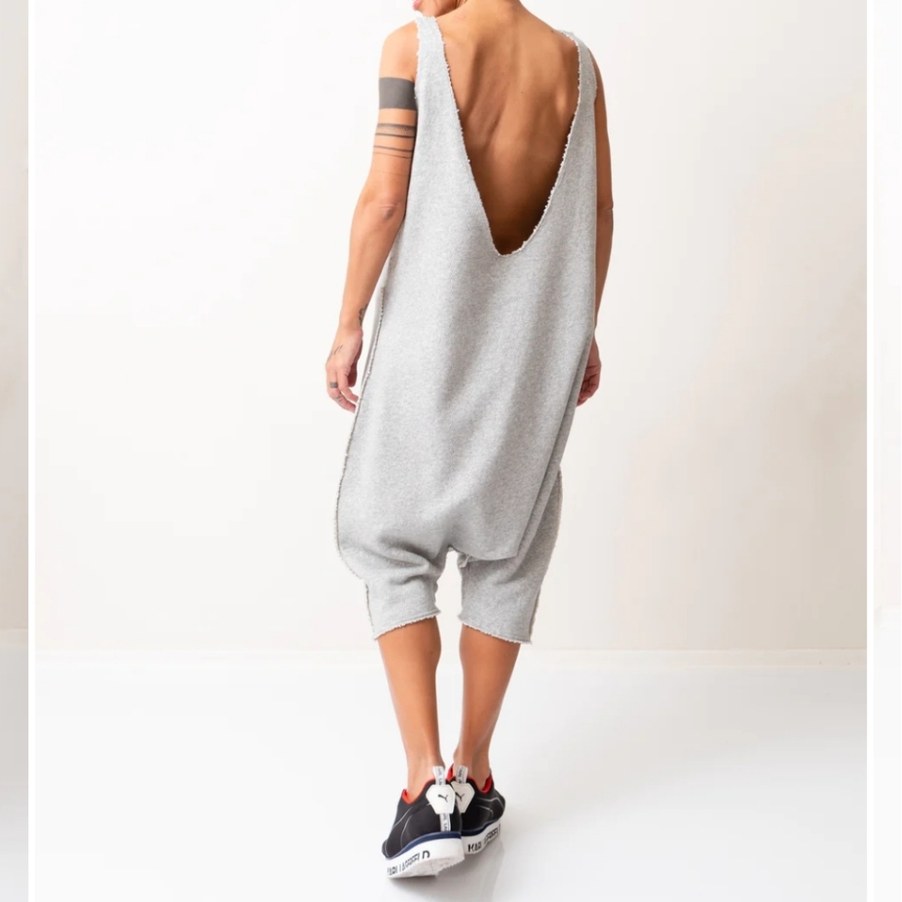 Grey Oversize Sleeveless Jumpsuit W/Longsleeve Top